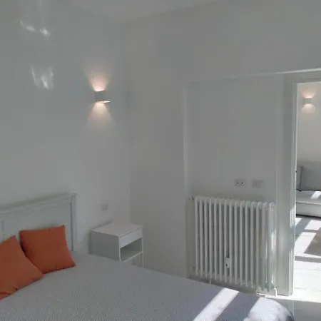 Bright House Near Basilica Of Saint Paul, Metro B Apartman *